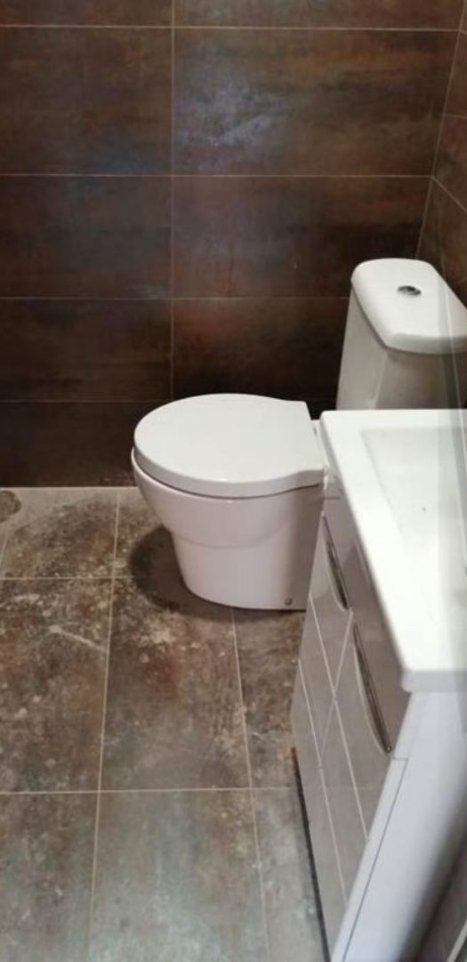 Fürdő felújítás után takarítás előtt